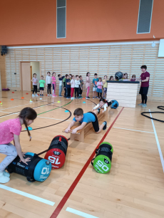 Fotogalerie Fitness odpoledne ve školní družině, foto č. 33