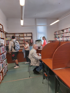 Fotogalerie Návštěva 6. třídy v knihovně a T klubu v Novém Jičíně, foto č. 10