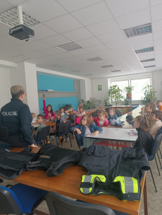 Fotogalerie Návštěva dětí na stanici Policie ČR, foto č. 26