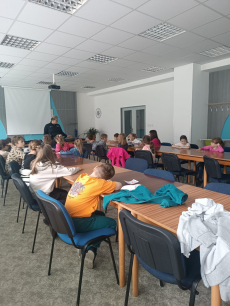 Fotogalerie Návštěva dětí na stanici Policie ČR, foto č. 13
