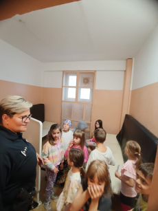 Fotogalerie Návštěva dětí na stanici Policie ČR, foto č. 7