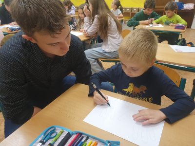 Fotogalerie Deváťáci čtou prvňáčkům, foto č. 37