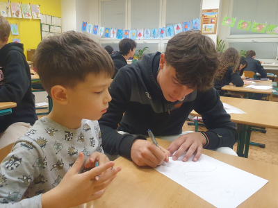 Fotogalerie Deváťáci čtou prvňáčkům, foto č. 36