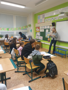 Fotogalerie Deváťáci čtou prvňáčkům, foto č. 31