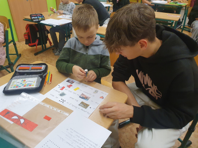 Fotogalerie Deváťáci čtou prvňáčkům, foto č. 21