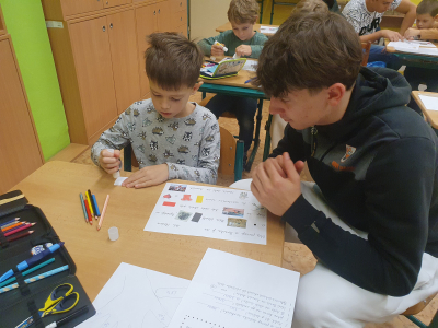 Fotogalerie Deváťáci čtou prvňáčkům, foto č. 19