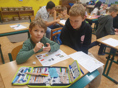 Fotogalerie Deváťáci čtou prvňáčkům, foto č. 18