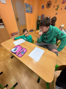 Fotogalerie Deváťáci čtou prvňáčkům, foto č. 56