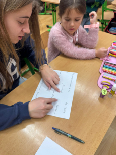 Fotogalerie Deváťáci čtou prvňáčkům, foto č. 64