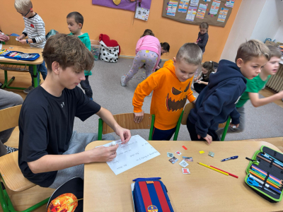 Fotogalerie Deváťáci čtou prvňáčkům, foto č. 53