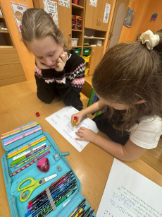 Fotogalerie Deváťáci čtou prvňáčkům, foto č. 50