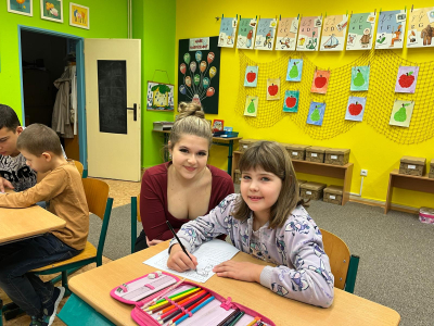 Fotogalerie Deváťáci čtou prvňáčkům, foto č. 22