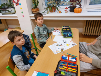 Fotogalerie Deváťáci čtou prvňáčkům, foto č. 47