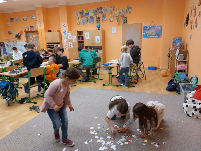 Fotogalerie Deváťáci čtou prvňáčkům, foto č. 40