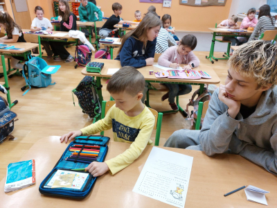 Fotogalerie Deváťáci čtou prvňáčkům, foto č. 41