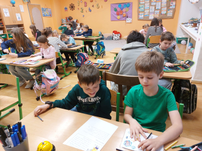 Fotogalerie Deváťáci čtou prvňáčkům, foto č. 44