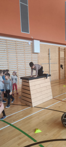 Fotogalerie Fitness odpoledne ve školní družině: Zábava a pohyb pro děti, foto č. 43