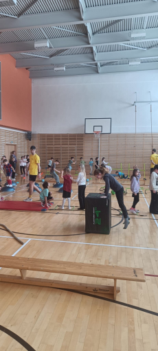 Fotogalerie Fitness odpoledne ve školní družině: Zábava a pohyb pro děti, foto č. 46
