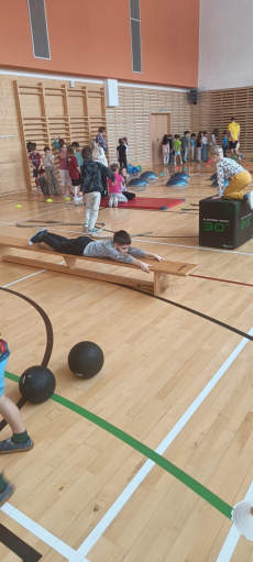Fotogalerie Fitness odpoledne ve školní družině: Zábava a pohyb pro děti, foto č. 39