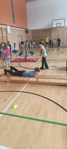 Fotogalerie Fitness odpoledne ve školní družině: Zábava a pohyb pro děti, foto č. 38