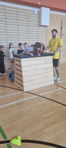 Fotogalerie Fitness odpoledne ve školní družině: Zábava a pohyb pro děti, foto č. 24