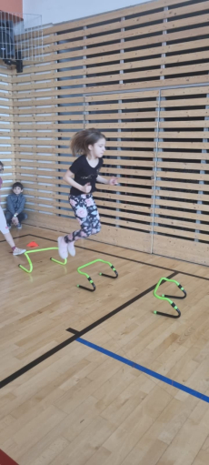 Fotogalerie Fitness odpoledne ve školní družině: Zábava a pohyb pro děti, foto č. 15