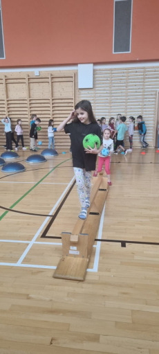 Fotogalerie Fitness odpoledne ve školní družině: Zábava a pohyb pro děti, foto č. 11