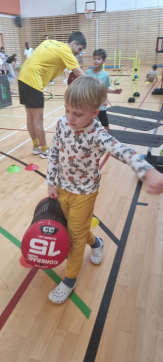 Fotogalerie Fitness odpoledne ve školní družině: Zábava a pohyb pro děti, foto č. 5