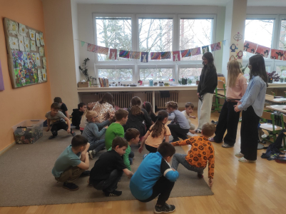 Fotogalerie Starší žáci si vyzkoušeli roli učitelů, foto č. 12