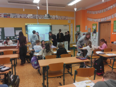 Fotogalerie Starší žáci si vyzkoušeli roli učitelů, foto č. 8