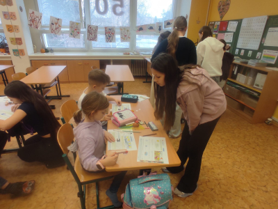 Fotogalerie Starší žáci si vyzkoušeli roli učitelů, foto č. 7