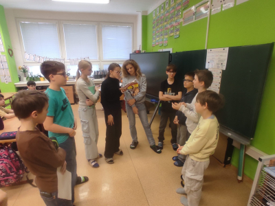 Fotogalerie Starší žáci si vyzkoušeli roli učitelů, foto č. 2