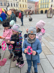 Fotogalerie Zdobení břízky na novojičínském náměstí, foto č. 3