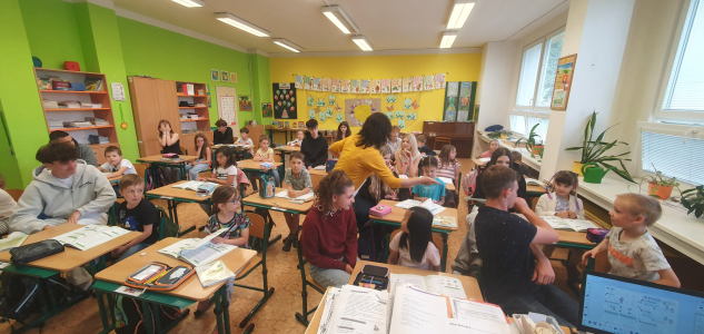 Fotogalerie Prvňáčci čtou deváťákům, foto č. 2